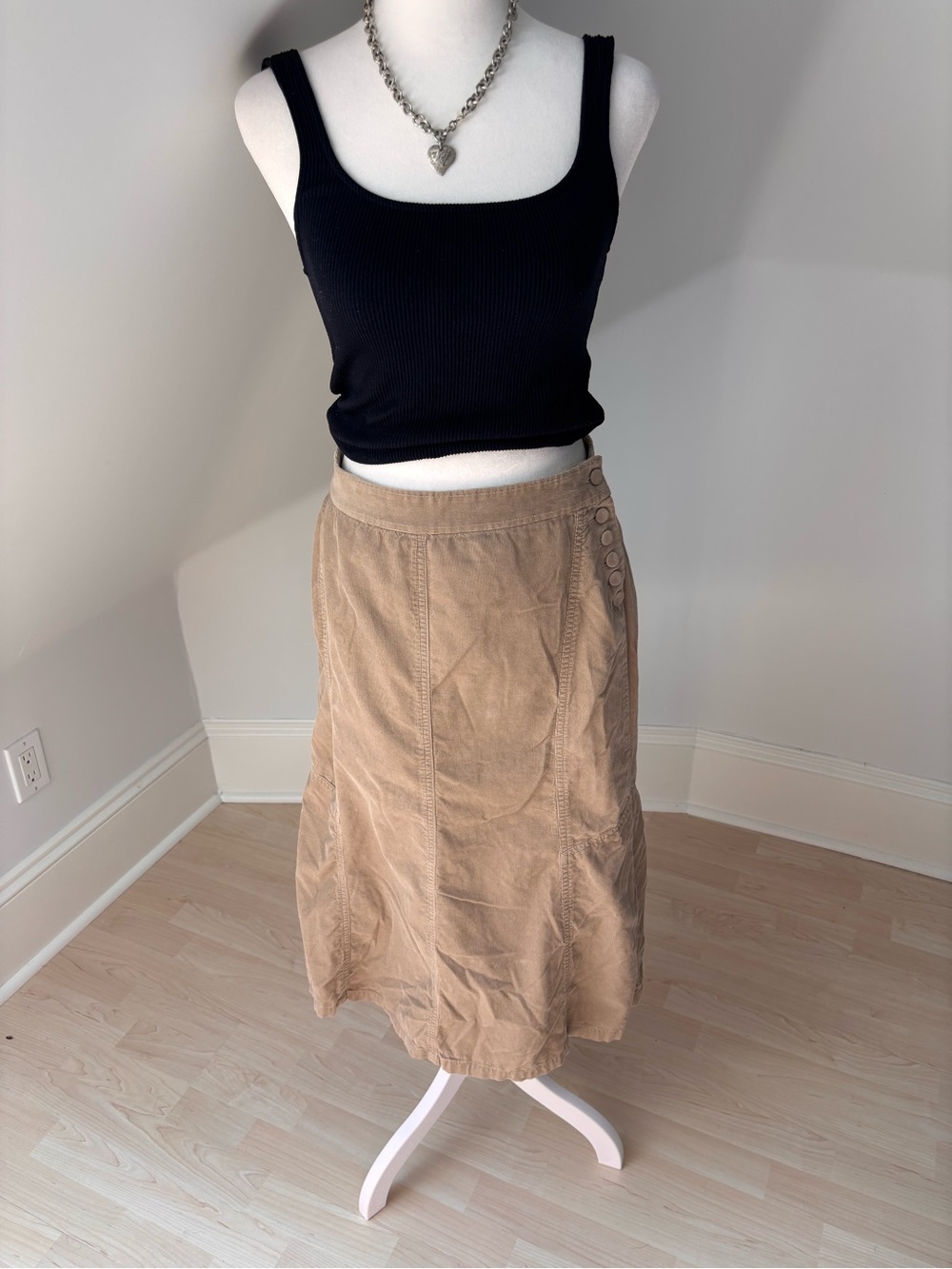 Jessica Sport Corduroy Midi Skirt 🤎